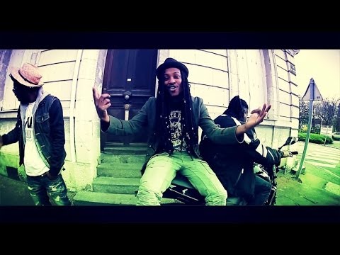 Elvys Futur - En Pas Papa Noel
